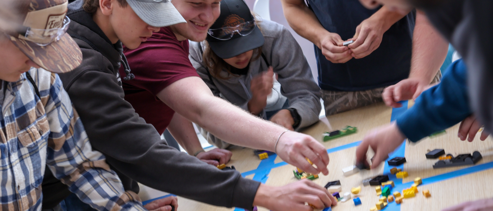 Four Visiting High Schools Make the First ADMA Day a Resounding Success