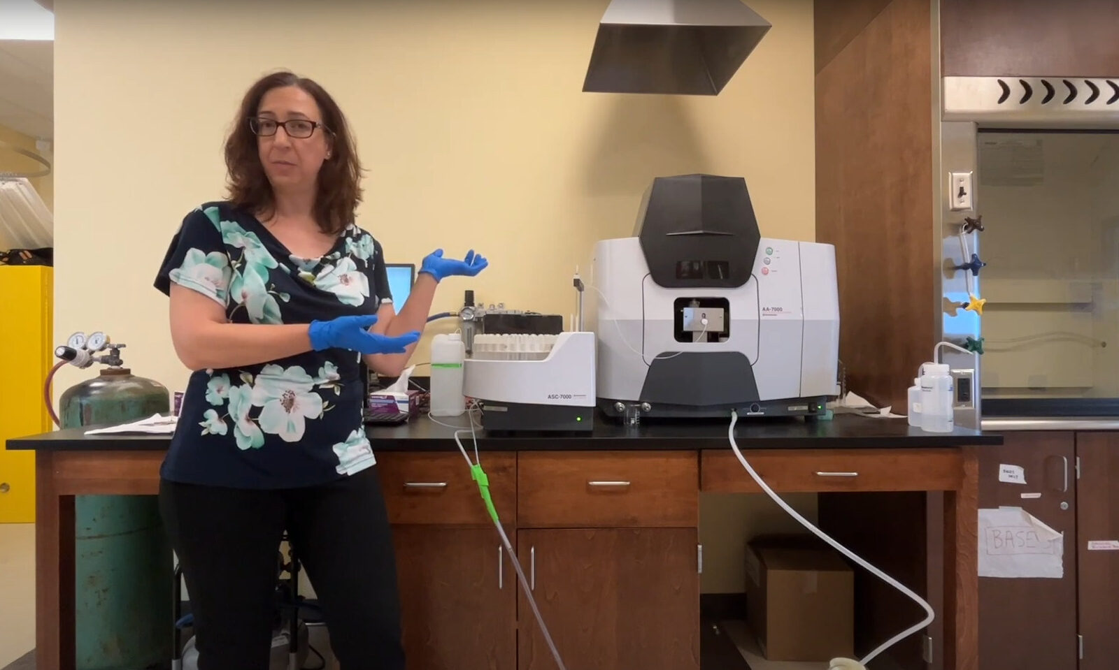 Atomic Absorption Spectrophotometer at HU