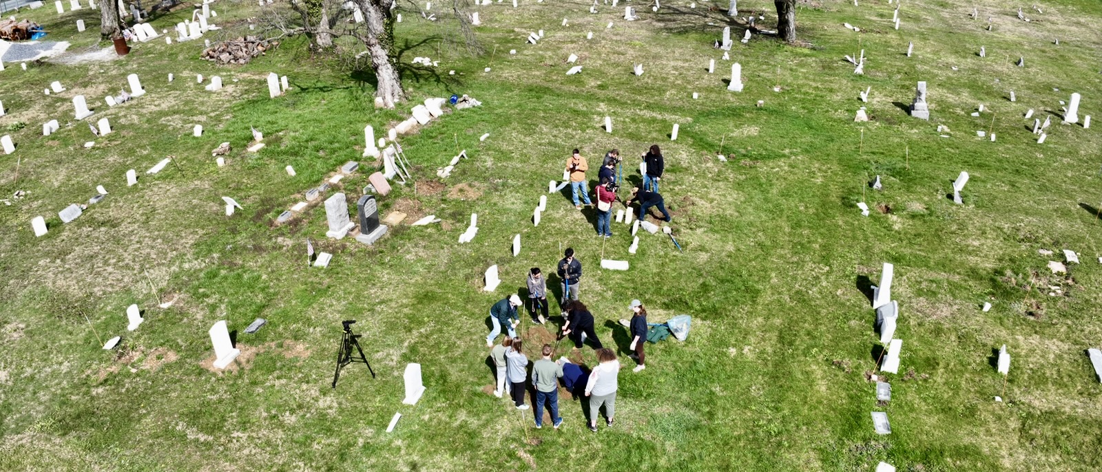 HU Students and Faculty Continue Mapping, Cleanup at Lincoln Cemetery