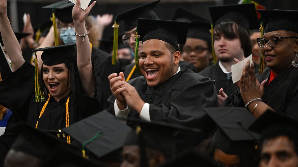 <strong>HU holds in-person commencement for classes of 2020-2022</strong><strong></strong>