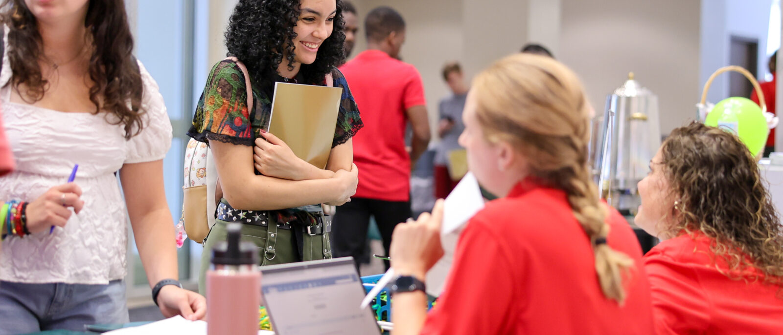 HU Welcomes Outstanding Scholars at New Student Orientations and Grad Student Executive Weekends