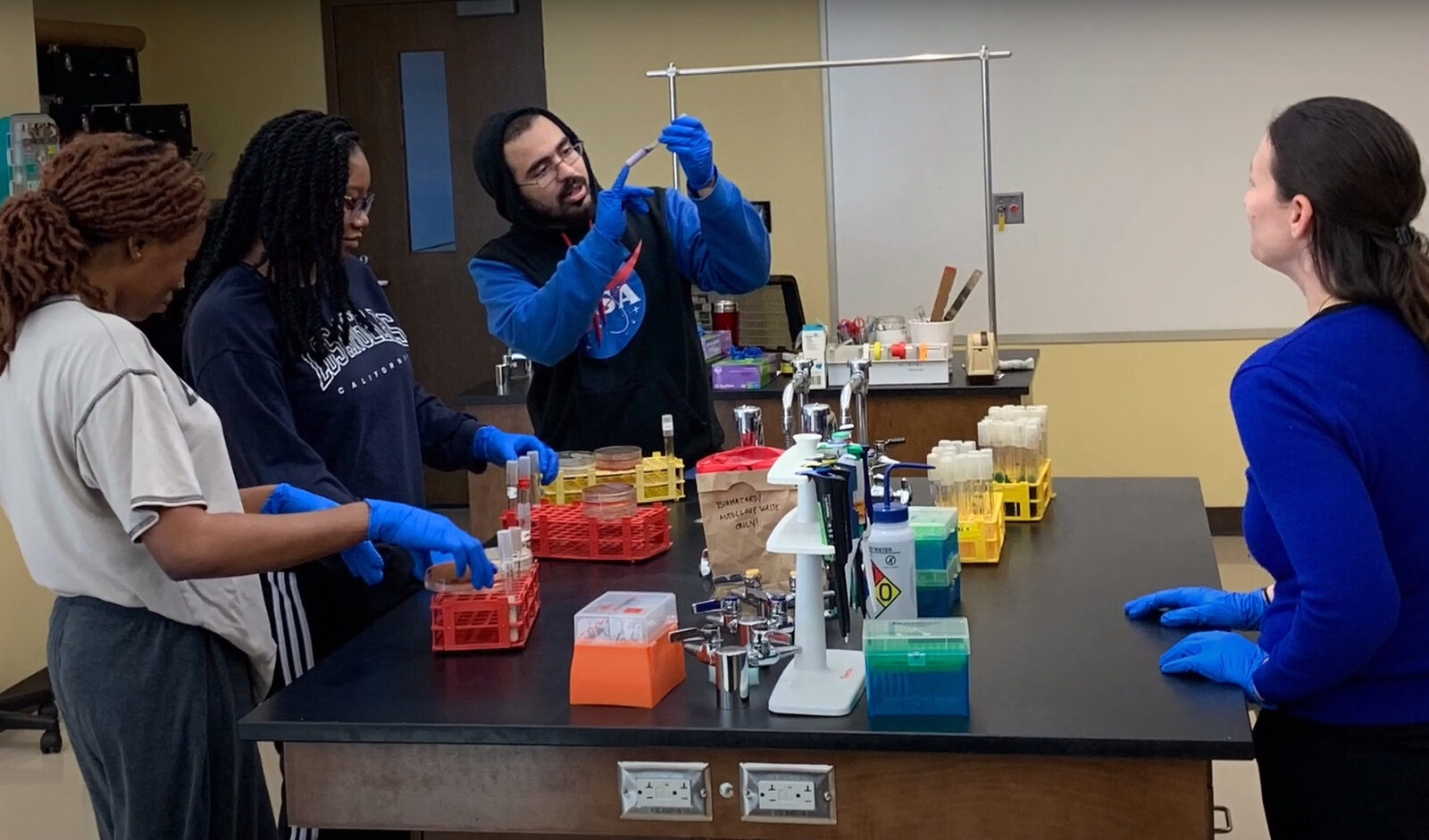 labs at HU