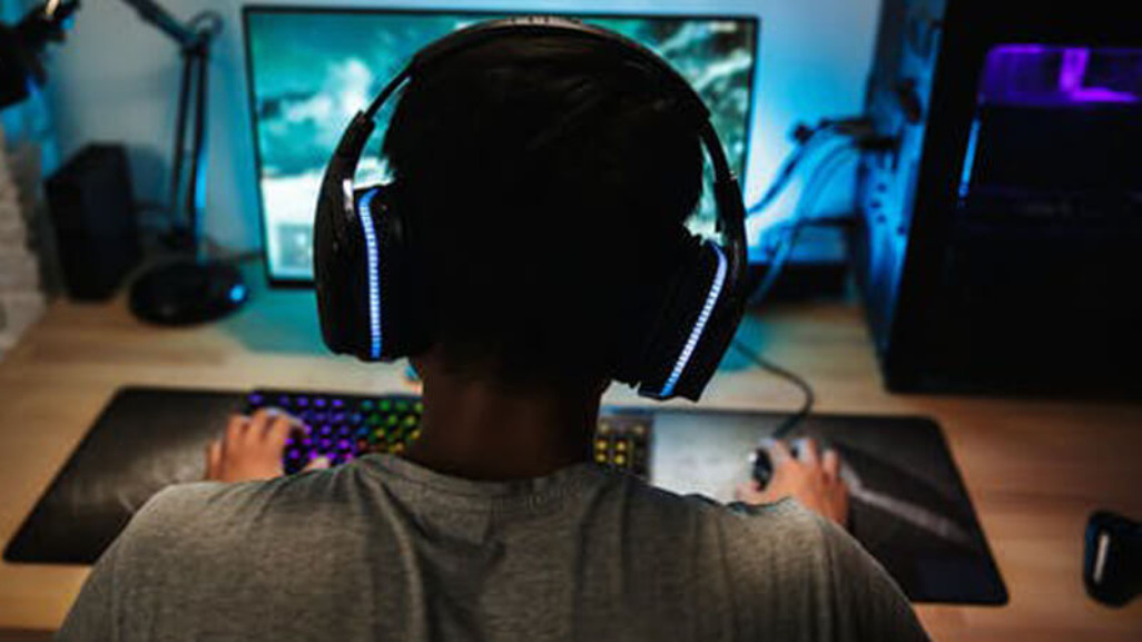 HU professor joins podcast to discuss toxic gaming research